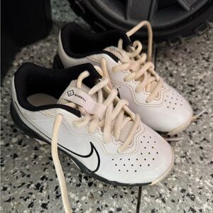 Nike Kids White and Black Baseball Cleats